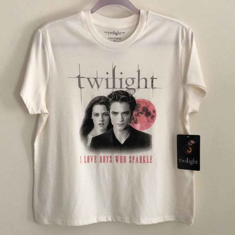 Women’s Twilight Graphic T-Shirt - I Love Boys Who Sparkle